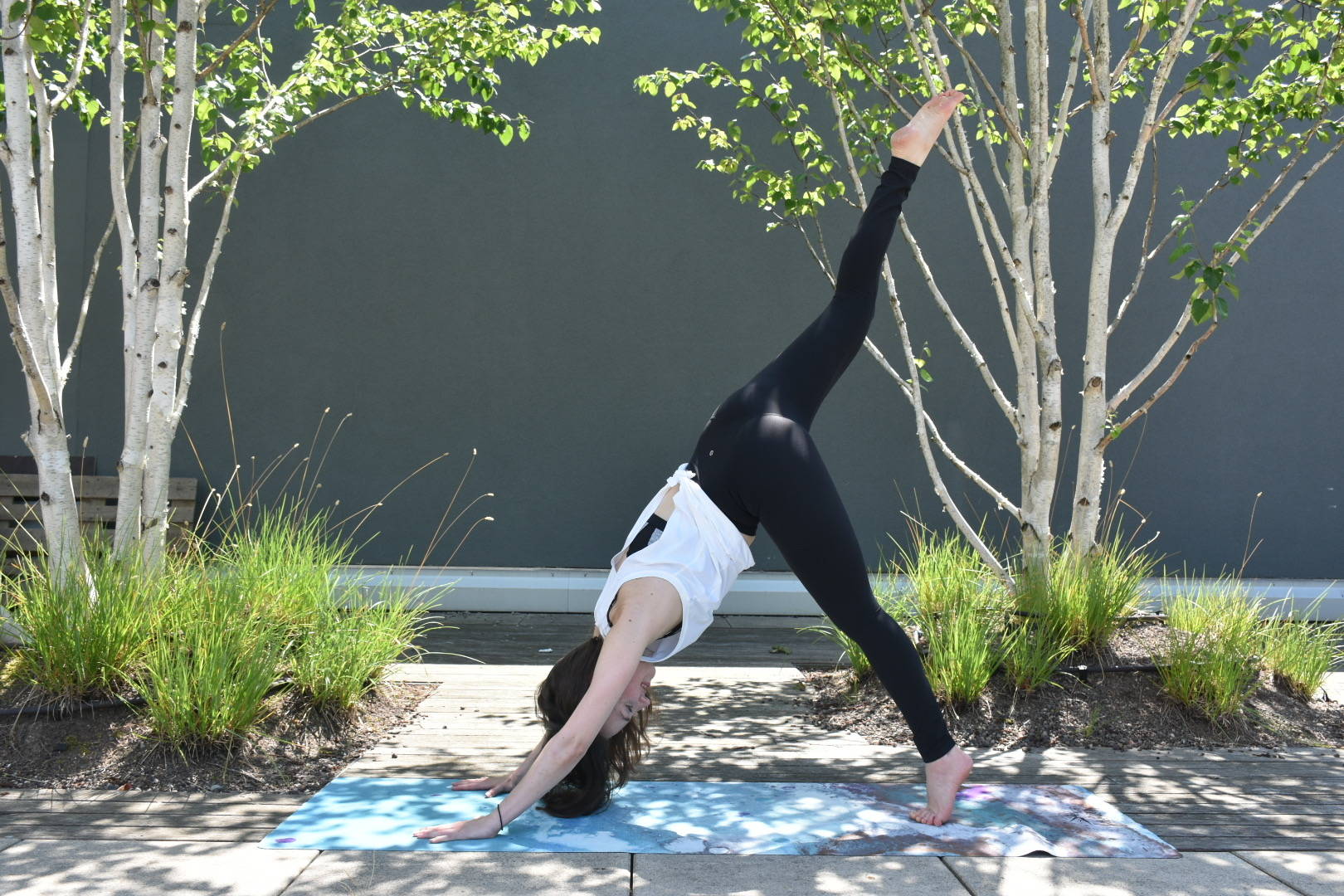 Load video: AMAROO Yoga Mats